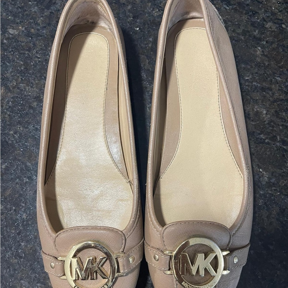Michael Kors flats 🥿